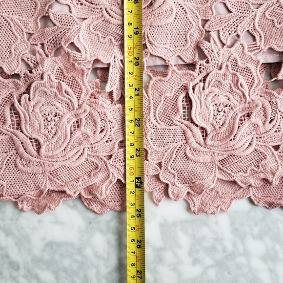 Pink lace pencil skirt - Picture 5 of 5